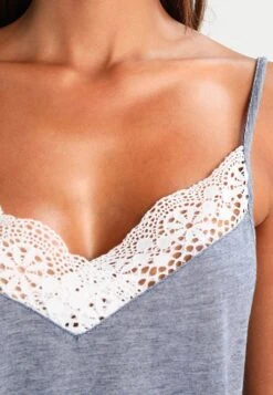 Anna Field SET - Nachtwäsche Set - Off-white/dark Blue -Kleidung Rabatte Geschäft 04e3d1816e4748b4a0e2b5863bfae2f9