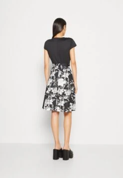 Anna Field Jerseykleid - Black/grey/white -Kleidung Rabatte Geschäft 0fa9db8c642e42578482b4aea3526a00