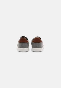 Pier One UNISEX - Slipper - Dark Grey 8 Pier One UNISEX - Slipper - Dark Grey -Kleidung Rabatte Geschäft 1a4cf2d9897d4c98b0ddac911d5c994e
