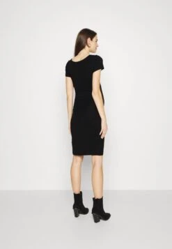 2 PACK - Etuikleid - Black/pink -Kleidung Rabatte Geschäft 1c10791c3e9c4df4a1147c6046edfe8b