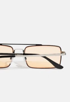 Pier One UNISEX - Sonnenbrille - Silver-coloured, Orange -Kleidung Rabatte Geschäft 71b8ec13cd624844a5c2aab8a959d46b