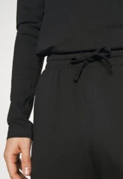 Pier One Nachtwäsche Set - Black 10 Pier One Nachtwäsche Set - Black -Kleidung Rabatte Geschäft 842cc55e81224f6ca06ad94aae25d25c