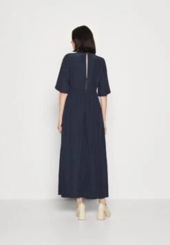 Marc O'Polo DRESS FEMININE SHAPE V NECK WING SLEEVES - Maxikleid - Deep Blue Sea -Kleidung Rabatte Geschäft 8e9a28195ad444f587d24dcfb8f51d8b