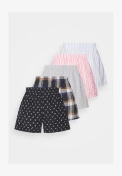 Pier One 5 PACK - Boxershorts - Blue/dark Blue/pink - 10 Pier One 5 PACK - Boxershorts - Blue/dark Blue/pink - -Kleidung Rabatte Geschäft 9fb699084db745fb82f3afe419449e07