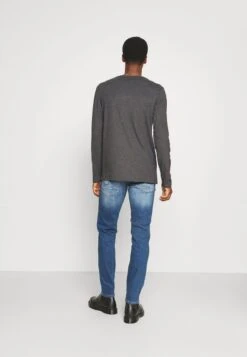 Pier One 2 PACK - Langarmshirt - Dark Grey/black -Kleidung Rabatte Geschäft a601e52fa7974b079f93b858d4b782ec