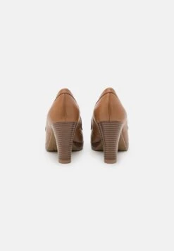 Pier One LEATHER - Pumps - Cognac -Kleidung Rabatte Geschäft b1e0543a71904ff9ab3887fb1678f565