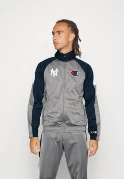 Champion NEW YORK YANKEES TRACKSUIT - Trainingsanzug - Grey/dark Blue 9 Champion NEW YORK YANKEES TRACKSUIT - Trainingsanzug - Grey/dark Blue -Kleidung Rabatte Geschäft cd9bf984cf0140348c03213a53b70006
