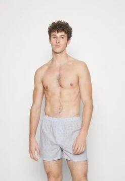 Pier One 5 PACK - Boxershorts - Blue/dark Blue/pink - 8 Pier One 5 PACK - Boxershorts - Blue/dark Blue/pink - -Kleidung Rabatte Geschäft d42f0cbf69f949ba906d961c35df2876