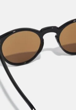 Pier One UNISEX - Sonnenbrille - Black/blue 8 Pier One UNISEX - Sonnenbrille - Black/blue -Kleidung Rabatte Geschäft da9c902c3c0f42ed9cb742aef3377db0