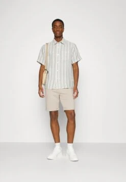 Kleidung Rabatte Geschäft -Kleidung Rabatte Geschäft ea8f42d662534fdca7fdc0c7cad6500d