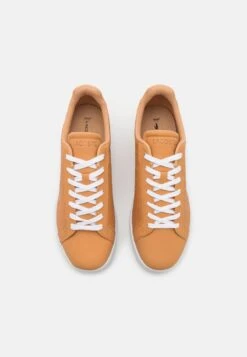 Lacoste CARNABY PRO - Sneaker Low - Tan/white 9 Lacoste CARNABY PRO - Sneaker Low - Tan/white -Kleidung Rabatte Geschäft f15b551635fa4a6f9dd5566f8b2cbff6