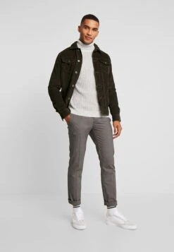 Neu eingetroffen -Kleidung Rabatte Geschäft f235db7263944de8a0e5e43098d35a90