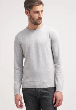 Pier One BASIC CREWNECK - Strickpullover - Light Grey 11 Pier One BASIC CREWNECK - Strickpullover - Light Grey -Kleidung Rabatte Geschäft f8db32b329f64ca7a5bff641a17f39df 1